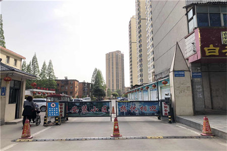 明湖中学附近御景苑3室2厅1卫63万92m2中档装修出售